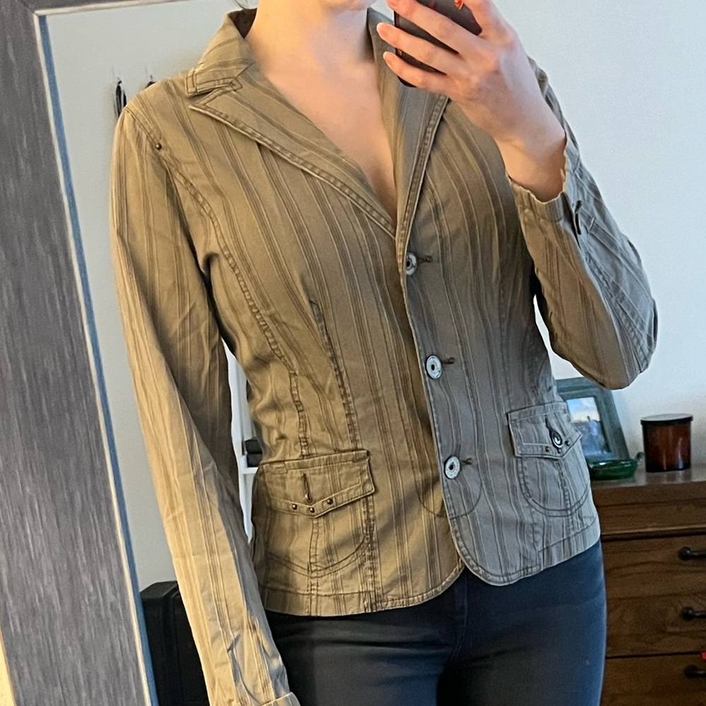 Vintage chic spring jacket